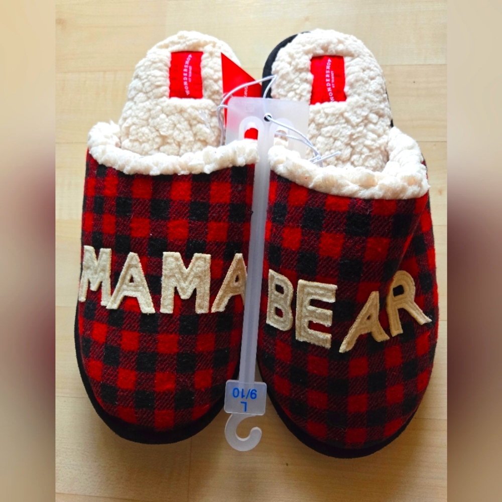 Large Mama Bear Red Black Plaid comfortable lightweight slippers size 9 size 10